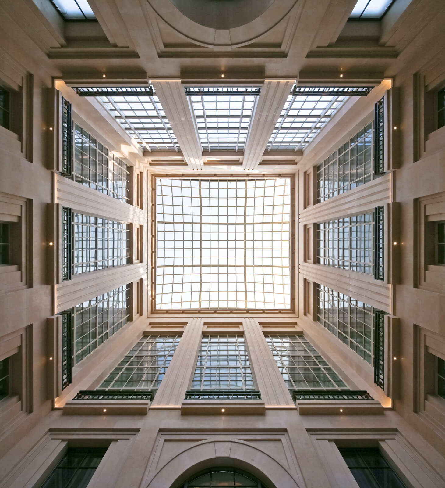 品質が完璧 — 79 Metropolis Robert LLP Architects, Stern A.M. 建築工学